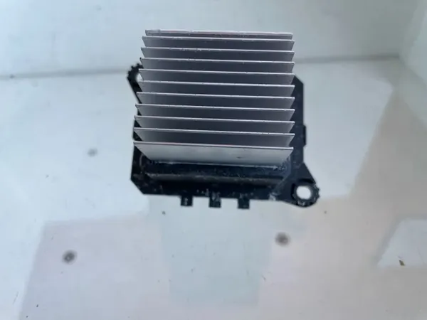 Subaru värmefläktrelä OEM T1001553N - Begagnad image 3