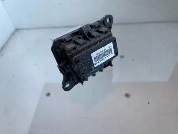Subaru värmefläktrelä OEM T1001553N - Begagnad image 4