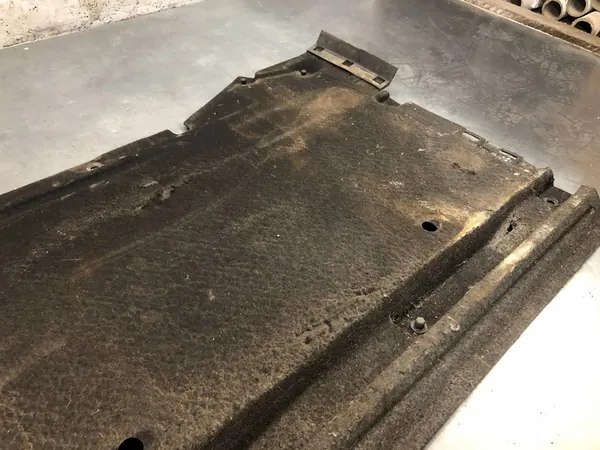 Audi A5 Underbody Shield Höger 8K0825208D image 3