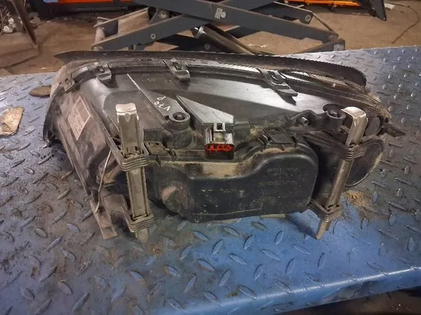 VOLVO V70 S80 Etuvalo image 3