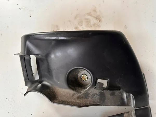 Mercedes C-Klasse W204 Gordelgeleider Kap OEM A2046932033 image 4