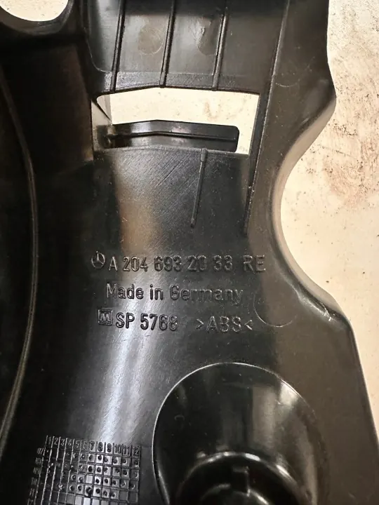Mercedes C-Klasse W204 Gordelgeleider Kap OEM A2046932033 image 7