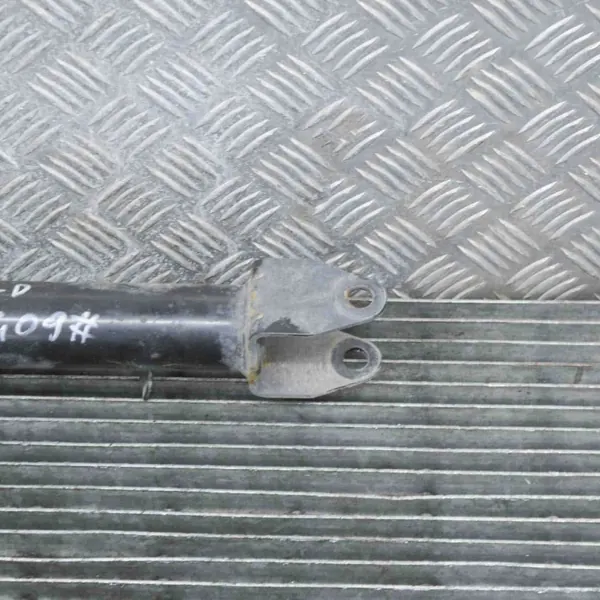 Tesla Etu Oikea Iskunvaimennin - OEM-Laatu image 4