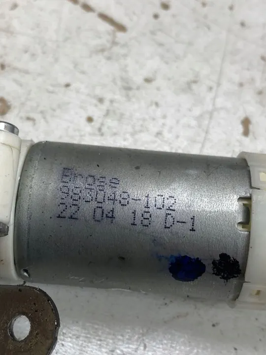 Motor de asiento Volvo XC90 OEM 983048102 - Usado image 5