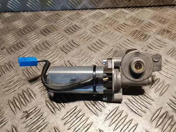 Mercedes Sitzmotor rechts OEM 2038203642 image 3