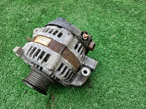 Vaihtovirtageneraattori Toyota Auris I 2.2 2.0 D4D D-CAT OEM image 3