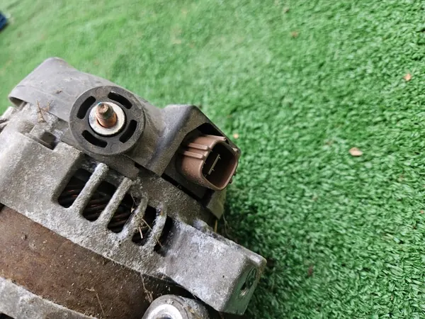 Vaihtovirtageneraattori Toyota Auris I 2.2 2.0 D4D D-CAT OEM image 4