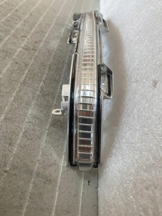 Knipperlicht linker spiegel OEM 11B949101 - VW ID4 image 5