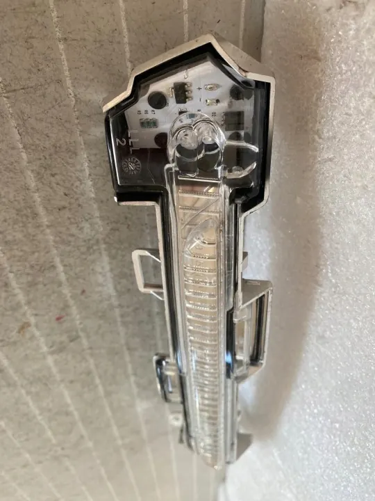 Knipperlicht linker spiegel OEM 11B949101 - VW ID4 image 8