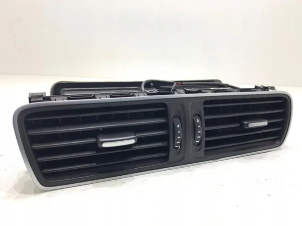 Front-Lüftungsgitter OEM 3AB819728A VW Passat B7 2010-2015 image 2