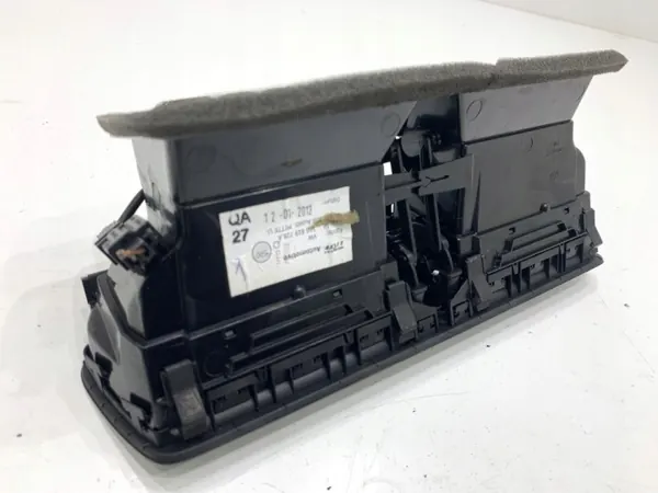 Front-Lüftungsgitter OEM 3AB819728A VW Passat B7 2010-2015 image 3