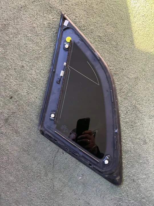 Audi Q5 Karossglas Höger OEM 146544 Begagnad image 4