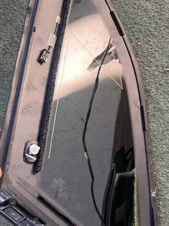 Audi Q5 Karossglas Höger OEM 146544 Begagnad image 5