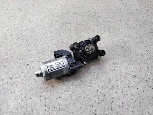 Motor ajuste asiento conductor Mitsubishi OE 148A5-S7001 image 3