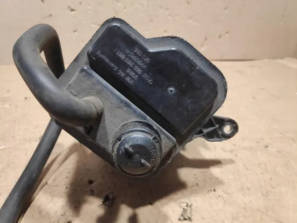 Koolstoffilterhuis OEM 1K0 201 801D voor VW Golf V image 6