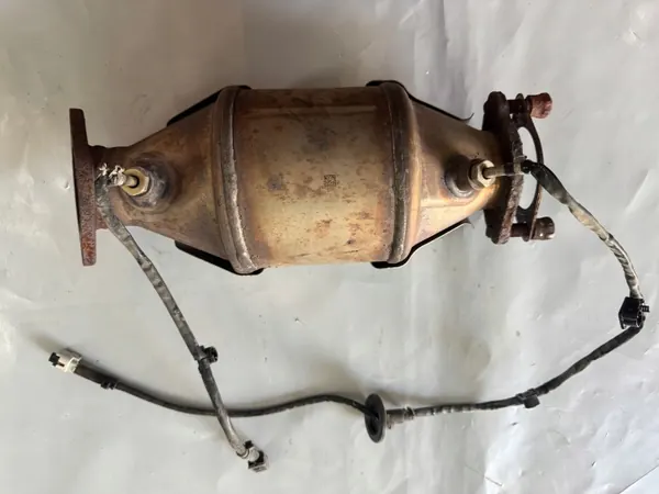 Catalyseur OEM G2B460 pour Hyundai Tucson image 2