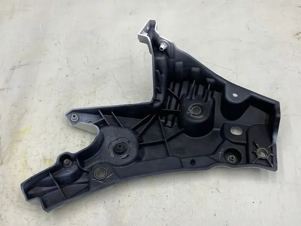 Support de garde-boue avant Volvo V60 II OEM 32288930 image 5
