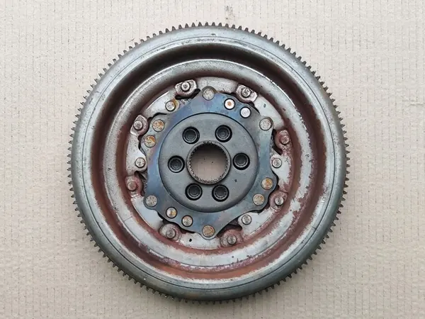 VW SKODA AUDI 2.0 TDI Kaksoismassaväkäri DSG 03L105266CL image 4