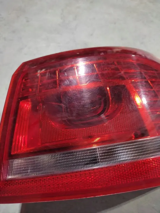 Luz Trasera Derecha VW Passat B7 Kombi LED 3AF945208B image 2