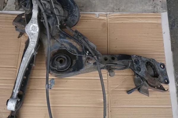 NISSAN QASHQAI+2 2013 J10 2.0B AUT 4X4 Braccio di Controllo Sinistro 55502JD00A image 5