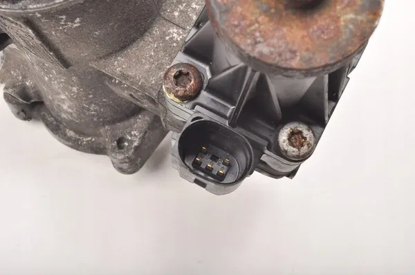 EGR-venttiili Volvo S60 V60 S80 V70 2.0 D3 D4 image 7