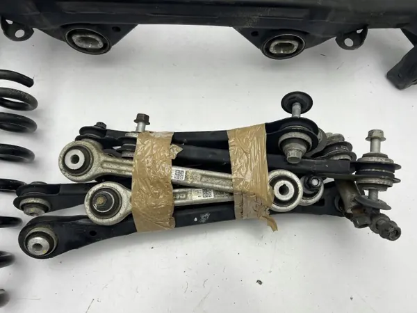 Kia Stinger takaheiluri OEM J5J5070091 SULIK1 image 5