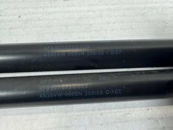 A6 C6 Kombi Baklucka Gasdämpare Set 4F9827552C image 2