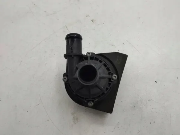 Bomba de água SEAT Ibiza V OEM 2Q0965567 - Usada image 2
