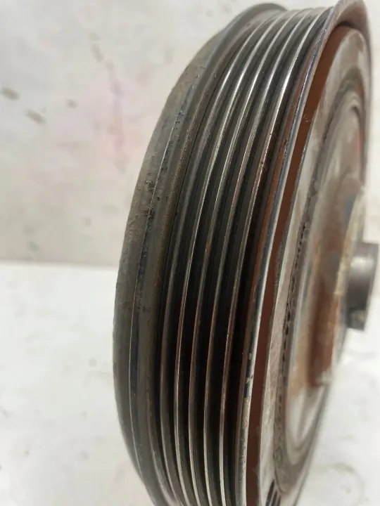 Kampiakselin hihnapyörä OEM 112817110 VW Multivan T4 image 3