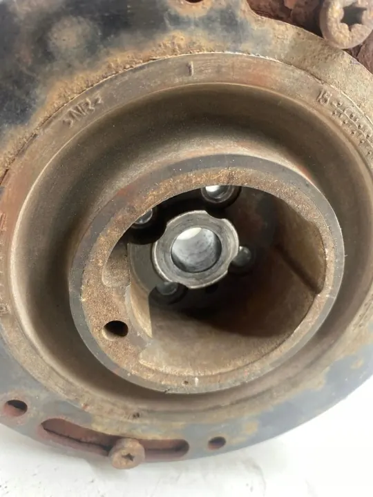 Kampiakselin hihnapyörä OEM 112817110 VW Multivan T4 image 6