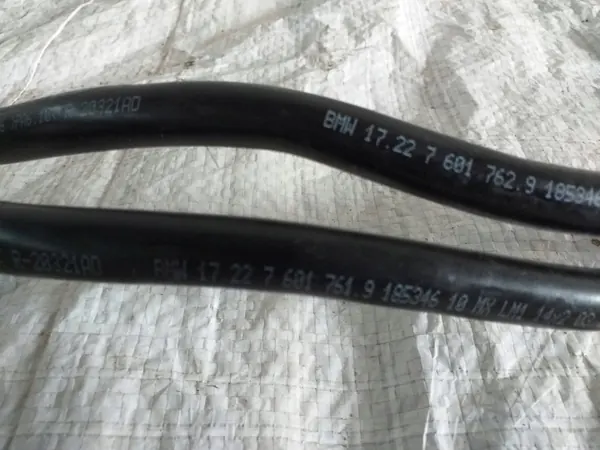 BMW Ölkühler-Schlauch OEM 7601755 - Gebraucht image 4