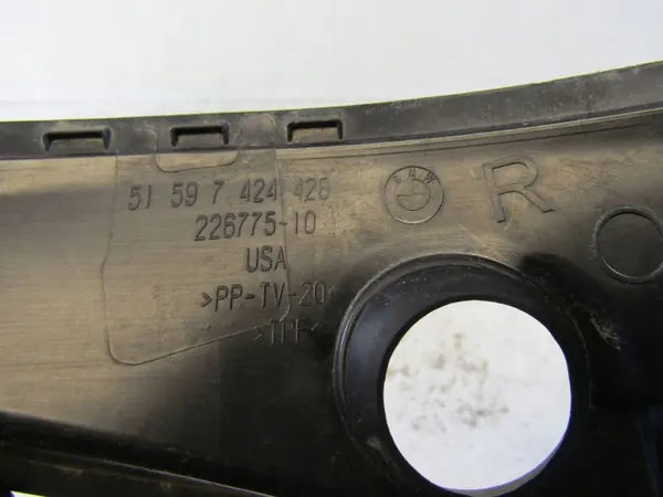 BMW X4 G02 Rechterzijde Lampenkap afwerking OEM 7424428 image 7