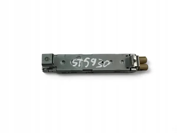 Audi A4 Antennförstärkare OEM 8W8035225D Begagnad image 6