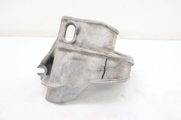 Support Moteur Maserati OEM 670221109 - État Utilisé image 3