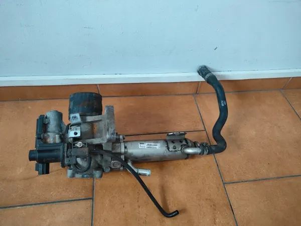 Volvo EGR-Kühler OEM 30743863 - Gebraucht image 2