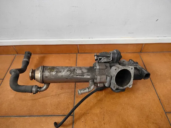 Volvo EGR-Kühler OEM 30743863 - Gebraucht image 3