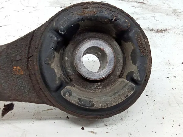 Support Différentiel Avant Droit Toyota Hilux OEM JUR229683 image 4