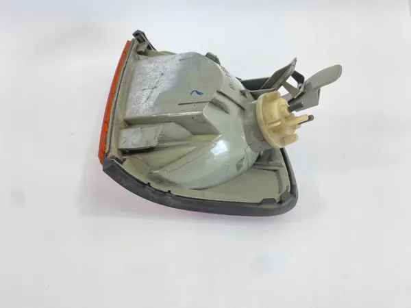 Clignotant avant gauche OEM P25-1 21W Mercedes W124 image 10