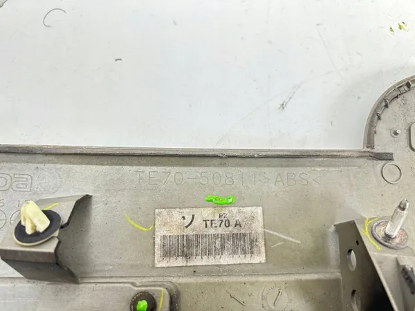 Barre d'éclairage plaque arrière Mazda CX-9 OEM TE7050811 image 5