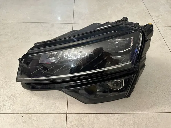 Farol dianteiro esquerdo Full LED Skoda Karoq image 2