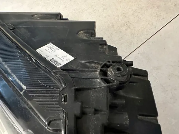 Farol dianteiro esquerdo Full LED Skoda Karoq image 8