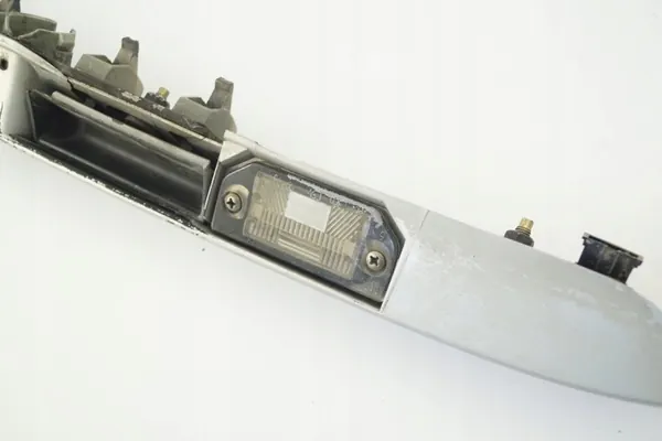 OEM 3B0827574A Garniture de hayon argent VW Passat B5 image 4