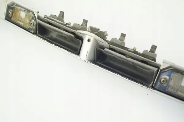 OEM 3B0827574A Garniture de hayon argent VW Passat B5 image 5