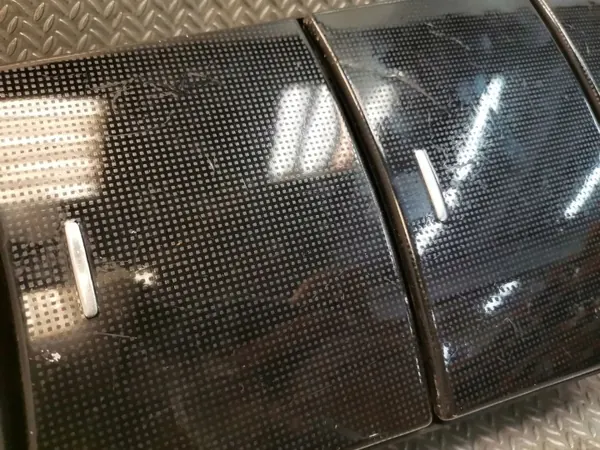 Almacenamiento reposabrazos OEM 1646800814 Mercedes ML image 3