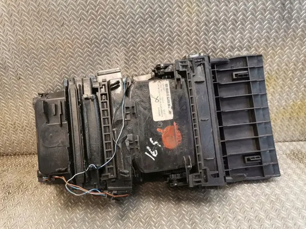 Almacenamiento reposabrazos OEM 1646800814 Mercedes ML image 6