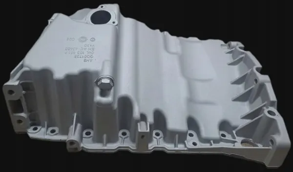 Oliepan VW Audi Skoda 2.0 TDI OEM 04L103601P image 3