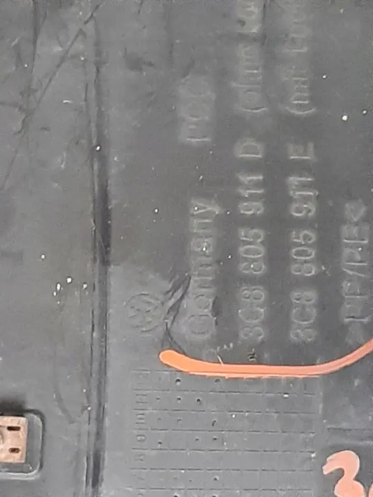 VW Passat CC B7 Left Front Wheel Arch 3C8805911D 3C8805911E image 3