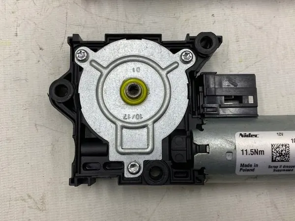 Mercedes Vito W447 Schiebedachmotor OEM 10029933 image 3
