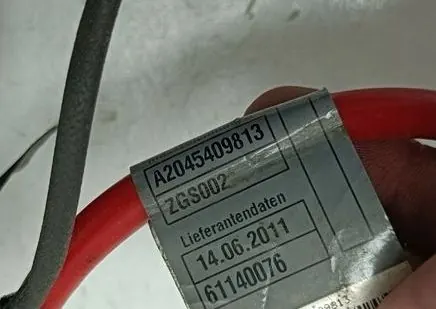 Mercedes W204 Pluspol-Batteriekabel OEM A2045409813 image 3