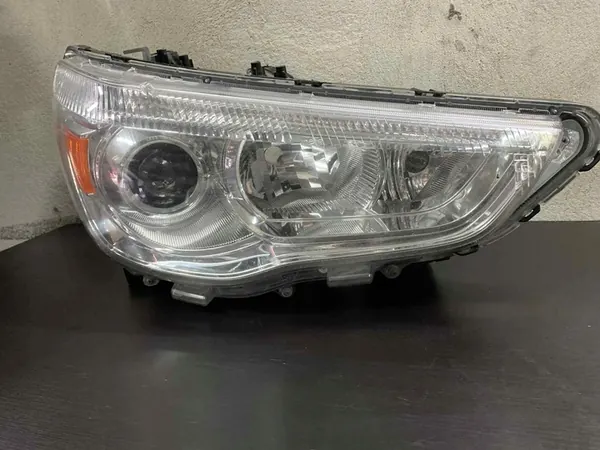 Faros Derecho Mitsubishi ASX 10- OEM 8301B588 image 2
